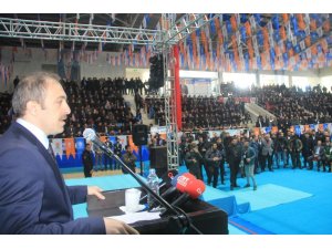 Ak Parti aday tanıtım toplantısına 5 bin kişi katıldı
