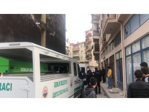 Abla kardeş evlerinde ölü bulundu
