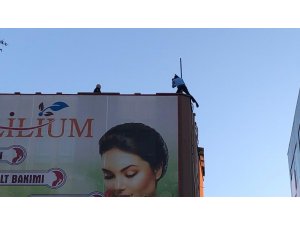 Eşi "Seni affettim" deyince atlamaktan vazgeçti