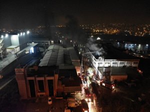 Avcılar’da korkutan fabrika yangını