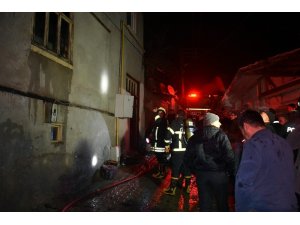 Tosya’da 10 kişinin yaşadığı evde yangın
