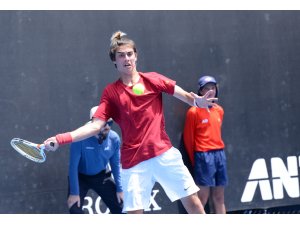 Milli tenisçi Bora Şengül, Avustralya Açık’ta teklerde elendi