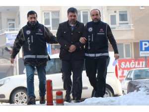 3,6 kilo altında yurt dışına çıkarken yakalanan FETÖ zanlısı adliyeye sevk edildi