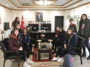 Kaymakam Öner, şampiyon sporcularla bir araya geldi