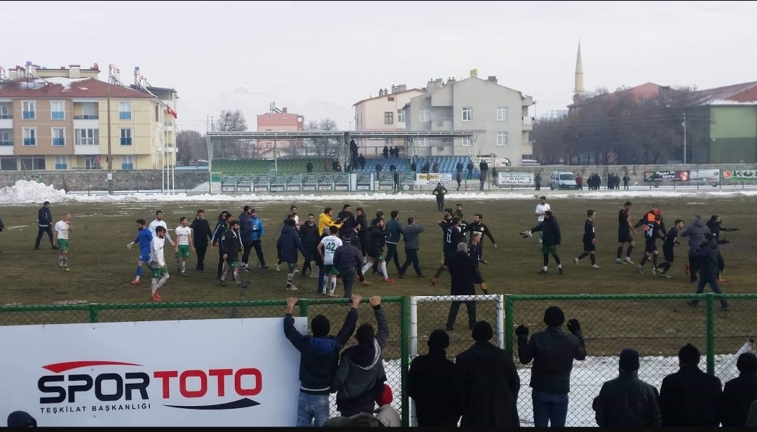 Karapınar Belediyespor:0-Yeniçağa:1