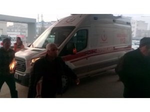 İki otomobil çarpıştı: 3 yaralı