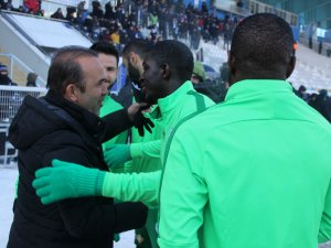 Eski oyuncularıyla hasret giderdi