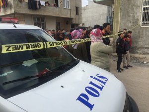 Çocuğunun gözü önünde eşini bıçaklayarak öldürdü, sokaktaki tüm kadınları ağlattı