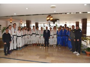Başkan Kayda, başarılı judocuları kutladı