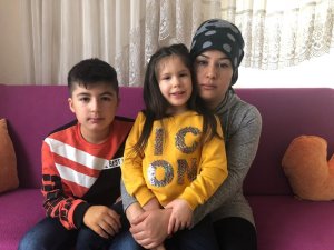 Mağazada alışveriş yapan çocuğu köpek ısırdı