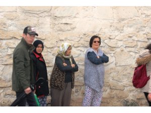Sabah kalktıklarında otomobillerini enkaz altında buldular