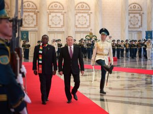 Nazarbayev, Zimbabwe Cumhurbaşkanı Mnangagwa ile görüştü