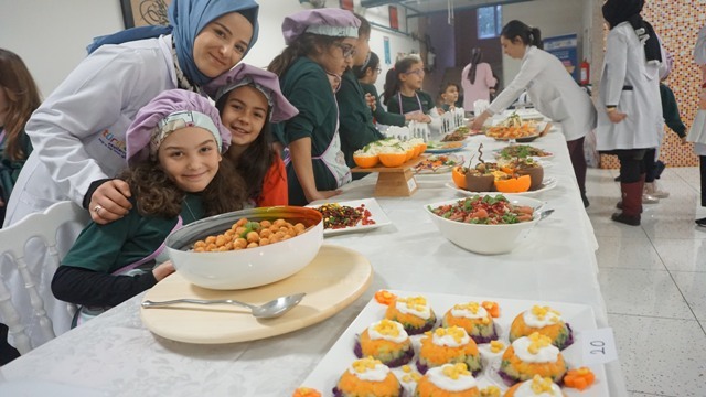 Türmaklılar salata yarışında