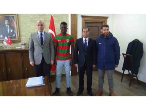 Senegalli futbolcu Kulp’a transfer oldu