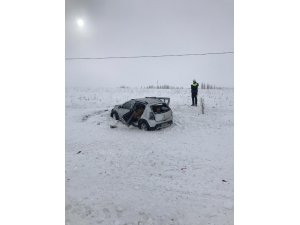 Gürün’de trafik kazası 2 yaralı