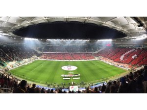 Bursaspor’dan ay-yıldızlı kareografi