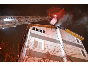 Kastamonu’da iki katlı evde çıkan yangın korkuttu