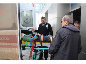 Kepçenin çarptığı işçi yaralandı