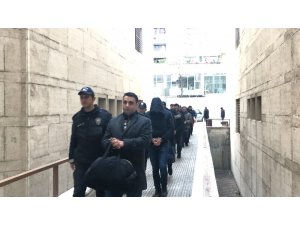 FETÖ sanığı 20 kişi adliyeye sevk edildi