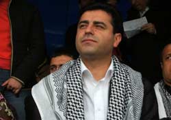 Kürtler 7 aydır mezar kazıyor