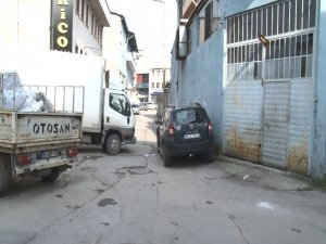 Suriyelilerin ‘kemerden kılıçla’ kavgası güvenlik kamerasında