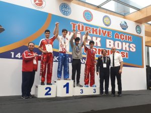 Kick Boksta 3 gümüş 1 bronz madalya