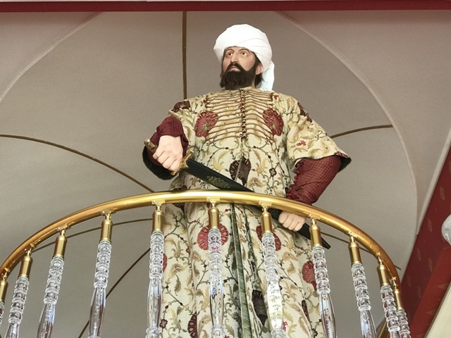 Padişahların giysileri aslına uygun hazırlanıyor
