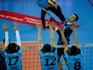 Voleybol: Efeler Ligi