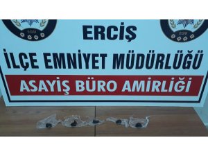 Oğluna uyuşturucu taşıtan baba tutuklandı