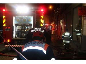 İzmir Kemeraltı’nda çıkan yangın paniğe neden oldu