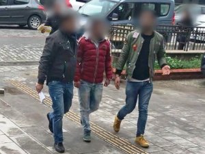 İzmir ve Akşehir’de aranan 2 zanlı Kuşadası’nda yakalandı
