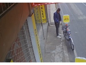Bisiklet hırsızı kameralara yakalandı