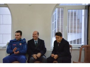 Başkan Bozkurt Gençlik Merkez’ini ziyaret etti