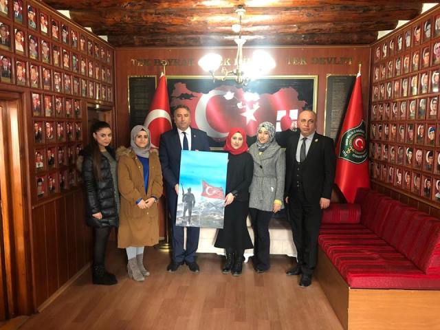 NEÜ’lü Resim öğrencisinden örnek davranış