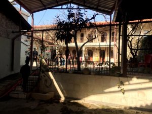 Hatay’da korkutan ev yangını
