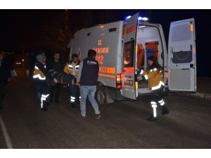 Camiden dönen yaşlı adama otomobil çarpıp kaçtı
