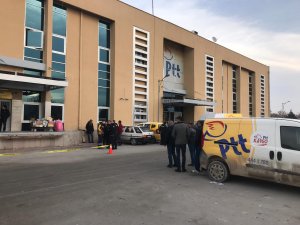 Konya'da PTT binasında patlama: 1 yaralı