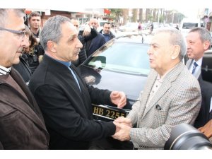 AK Parti’nin adayı CHP’li Aziz Kocaoğlu’nu karşıladı