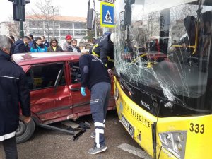 Bursa’da can pazarı...Yolcu otobüsüyle kafa kafaya çarpıştı