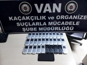 Van’da cep telefonu kaçakçılığı