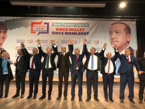 AK Parti belediye başkan adaylarıyla Karslıların karşısına çıktı