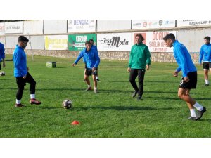 Karacabey Belediyespor galibiyet hasretine son vermek istiyor