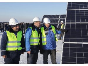 Kazakistan'da Orta Asya’nın en büyük güneş enerjisi santrali kuruldu