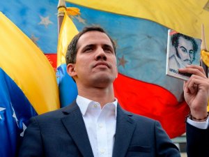 İngiltere'den Juan Guaido'ya destek