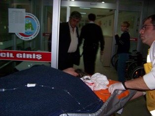 Döverek hastanelik etti