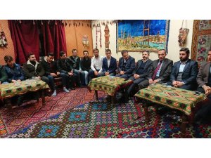 AK Parti heyeti gençlerle buluştu