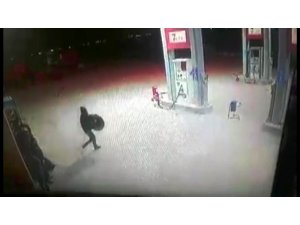 Akaryakıt istasyonunda lastik hırsızlığı
