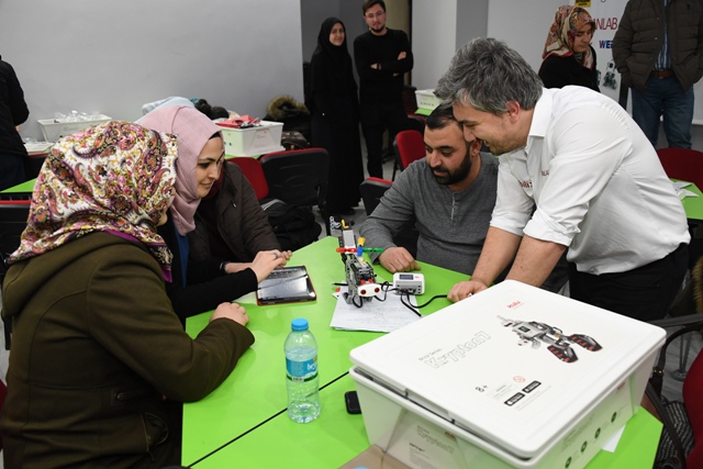 Büyükşehir’den geleceğin yazılımcılarına destek