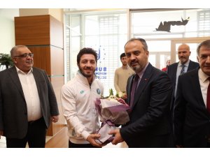 Başkan Aktaş milli güreşçilerle buluştu