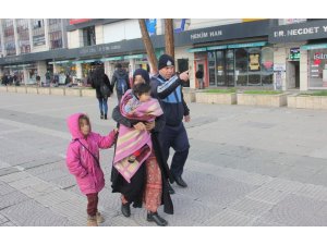 Zabıtadan yabancı uyruklu dilenci operasyonu